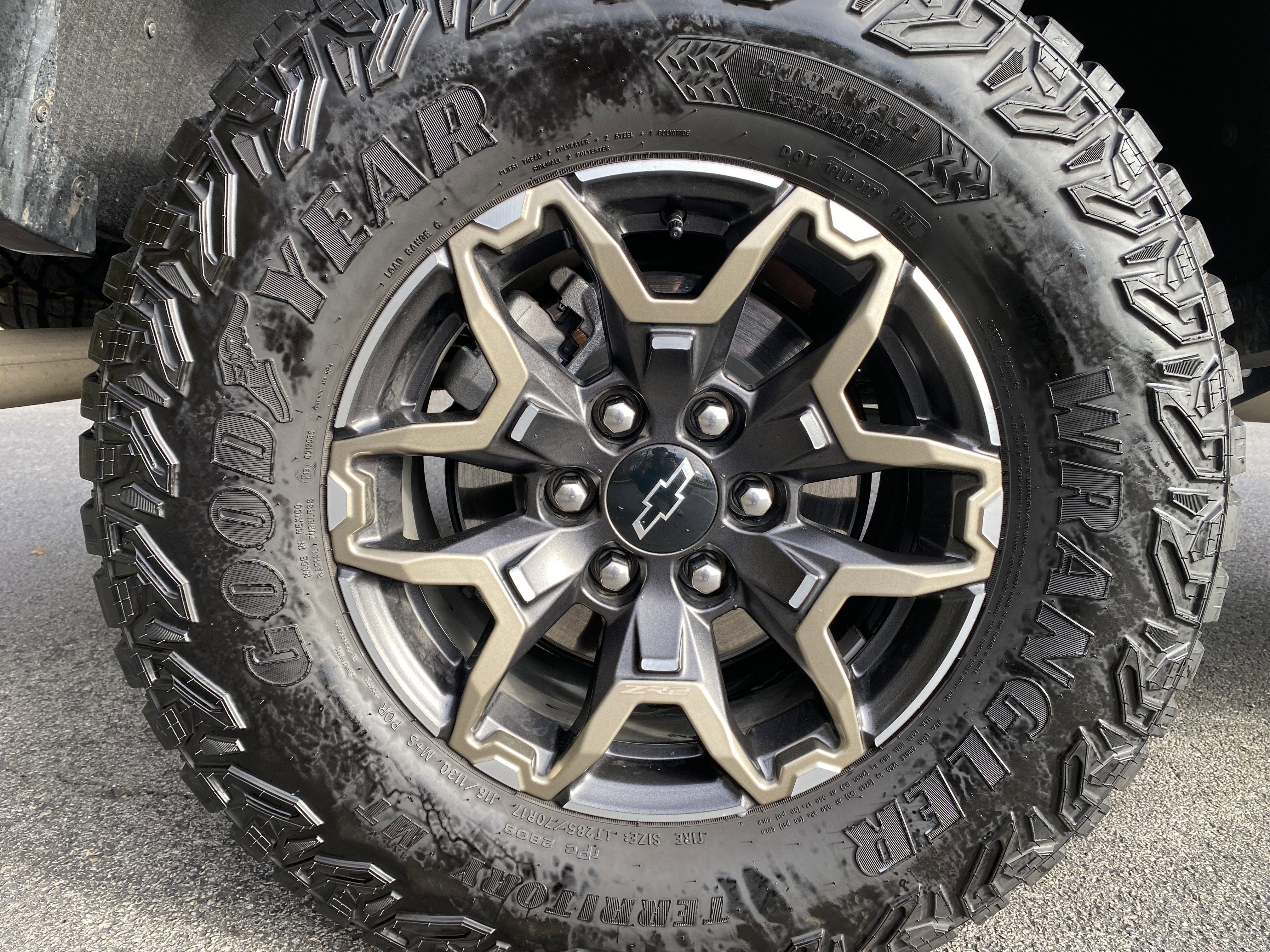 Used 2024 Chevrolet Colorado ZR2 w/ Safety Package image 42