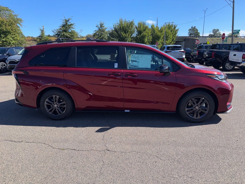 New 2026 Toyota Sienna XSE AWD/4WD image 8