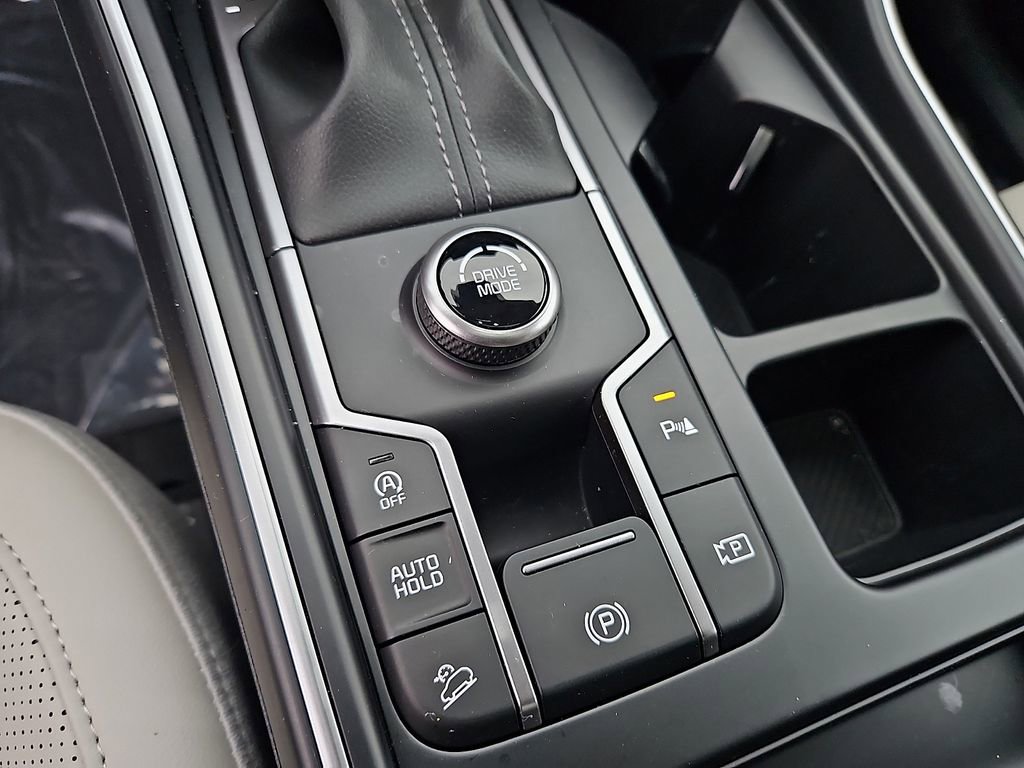 Certified 2025 Kia Sorento S w/ Panoramic Sunroof Package image 18