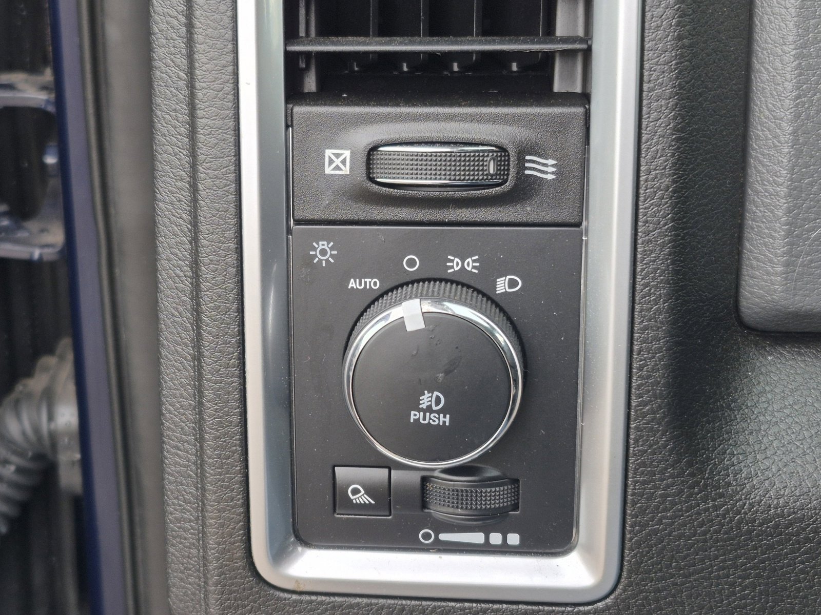 Used 2017 RAM 1500 Lone Star image 32