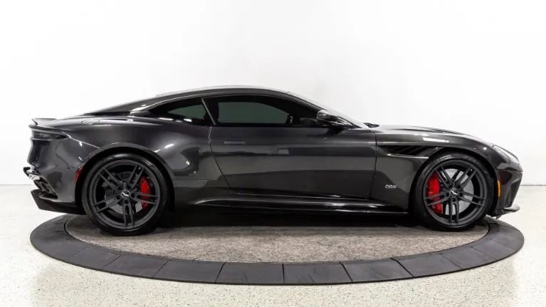 Used 2019 Aston Martin DBS Superleggera image 4