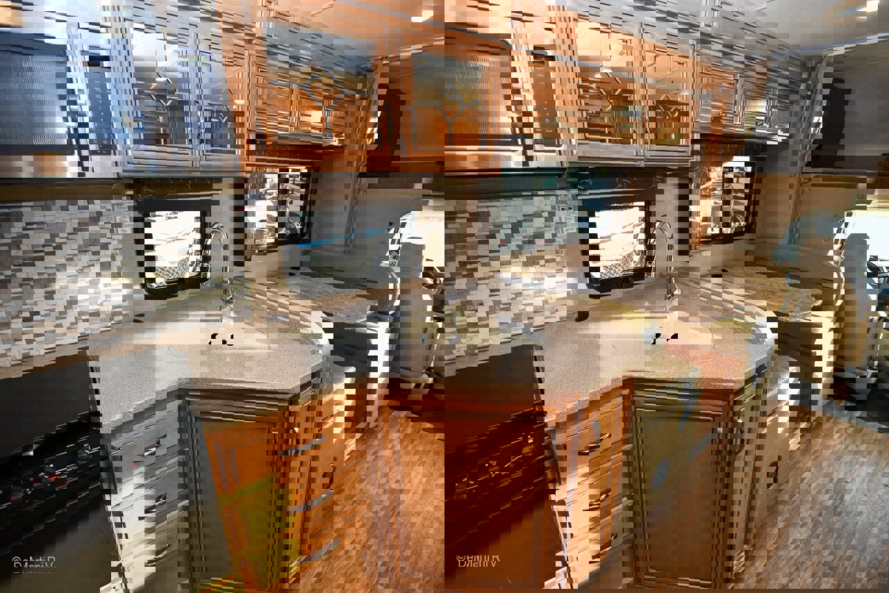 Used 2016 Ford E-450 and Econoline 450 Super Duty w/ Motorhome Prep Package RWD image 7