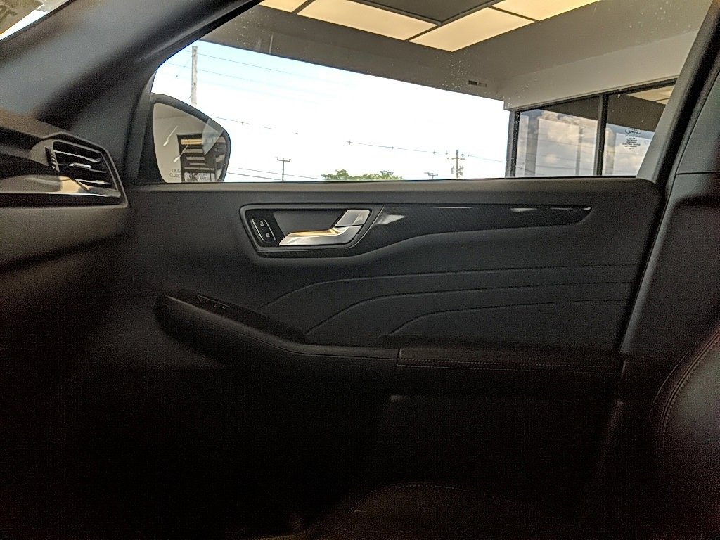 Used 2023 Ford Escape ST-Line w/ Tech Pack #1 image 18