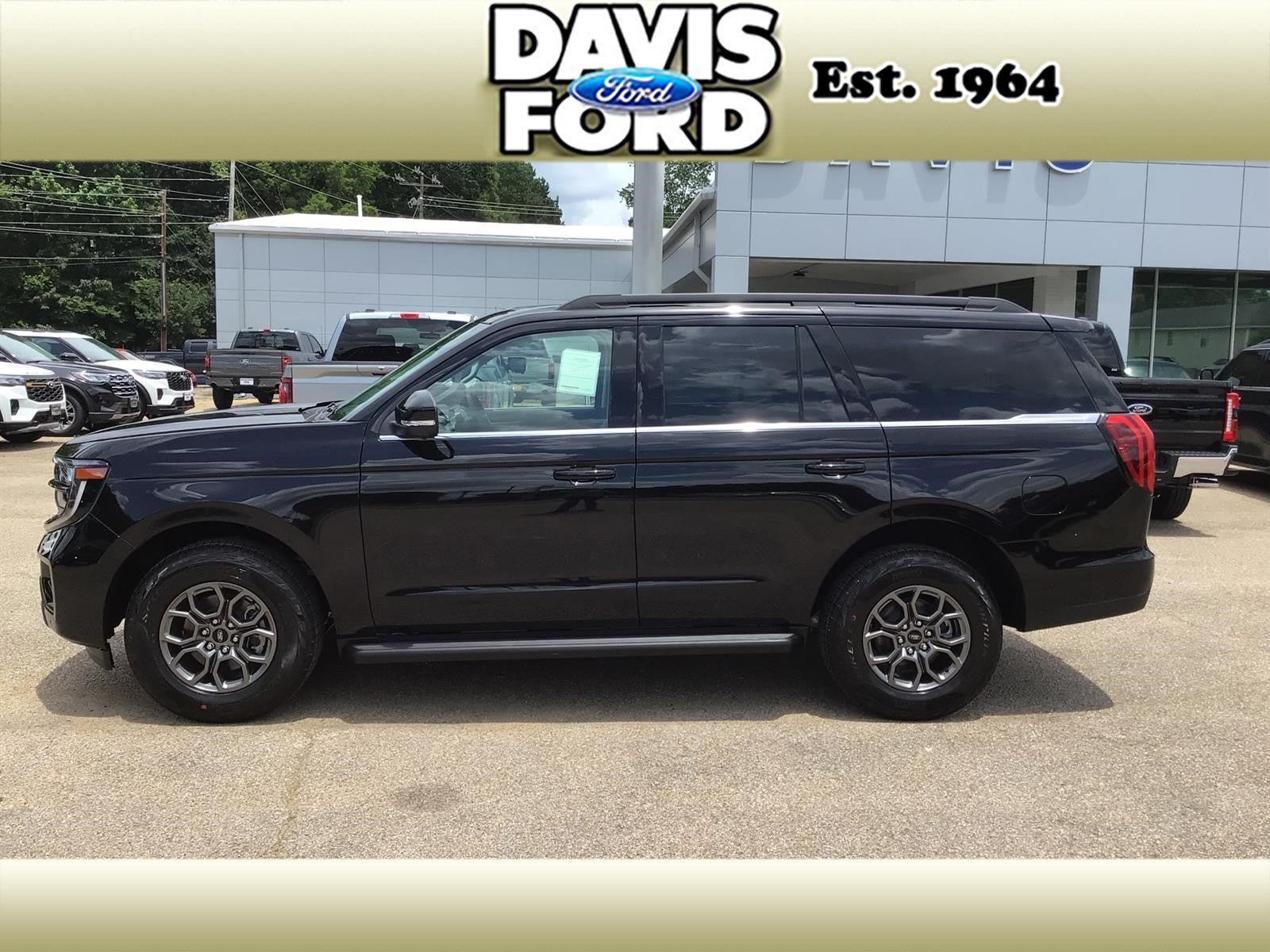 New 2026 Ford Expedition Active RWD image 4