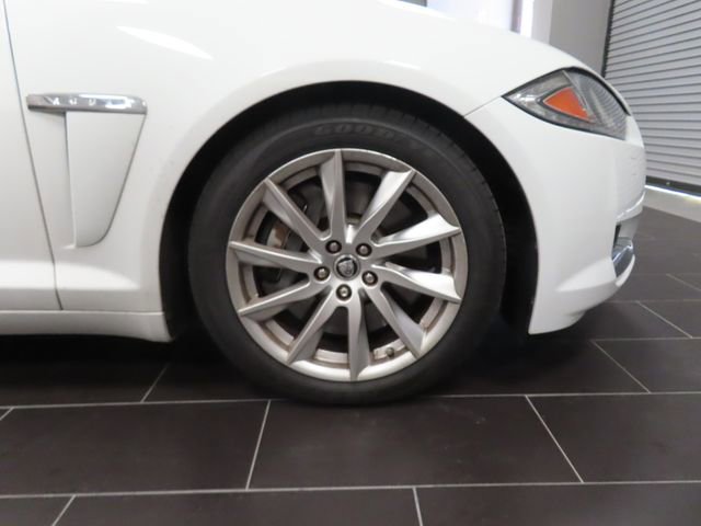 Used 2012 Jaguar XF image 18