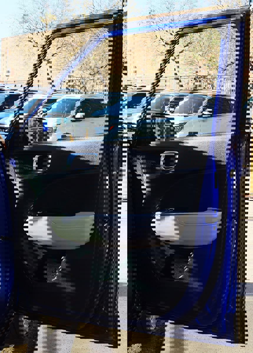 Used 2024 Hyundai Venue SEL image 32