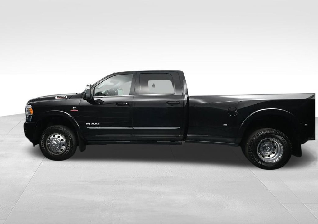 Used 2024 RAM 3500 Limited AWD/4WD image 2