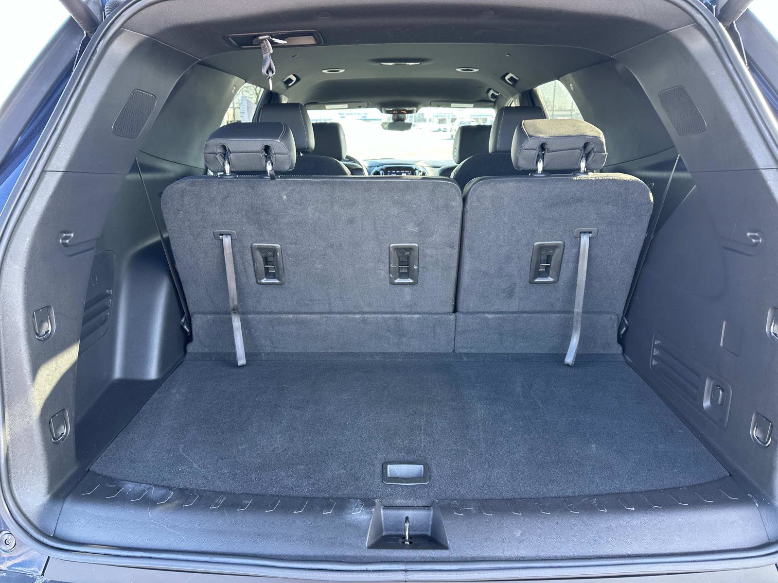 Certified 2023 Chevrolet Traverse LT w/ Rear Camera Mirror Package image 9