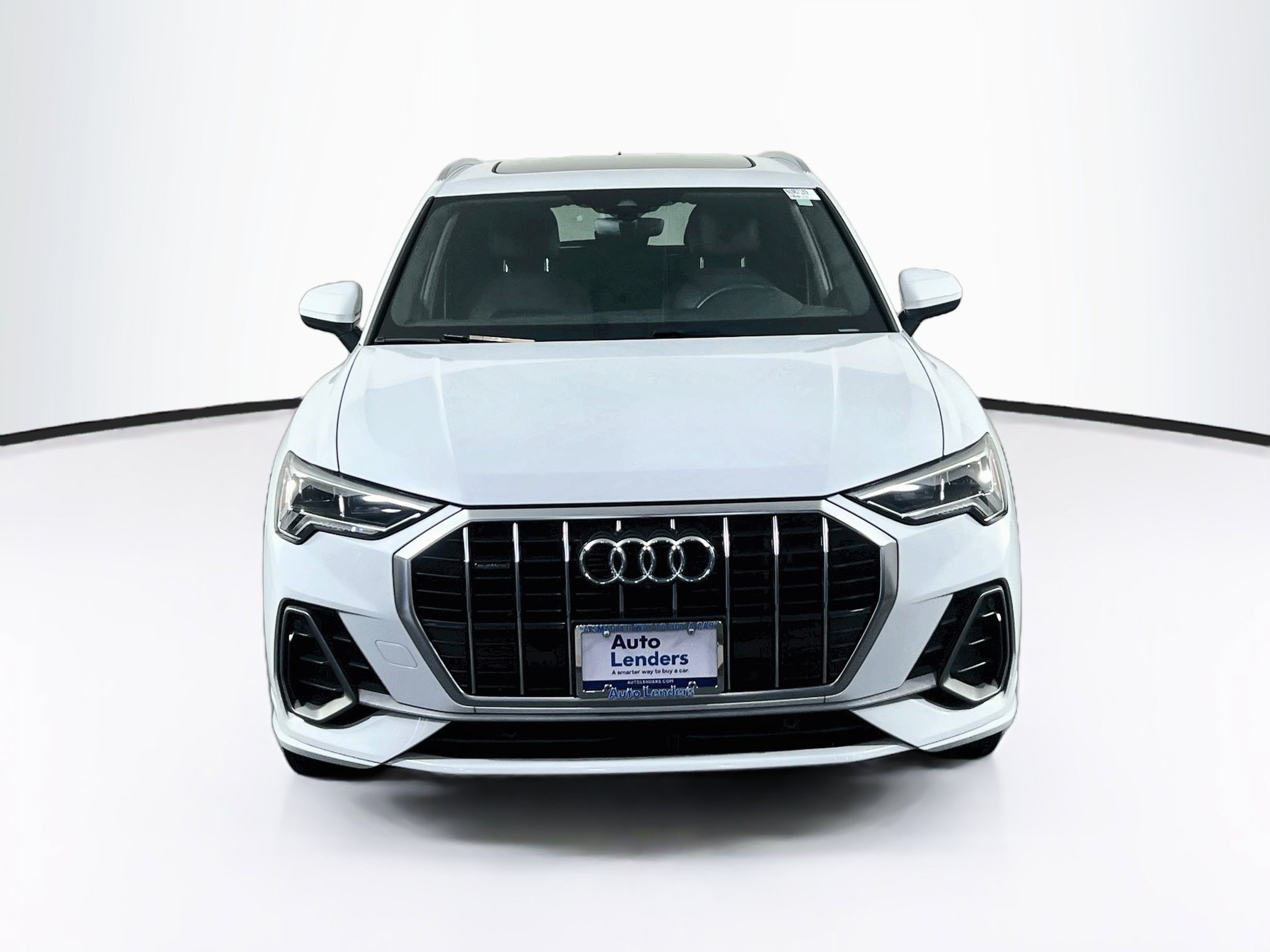 Used 2022 Audi Q3 2.0T Premium Plus w/ Premium Plus Package AWD/4WD image 2