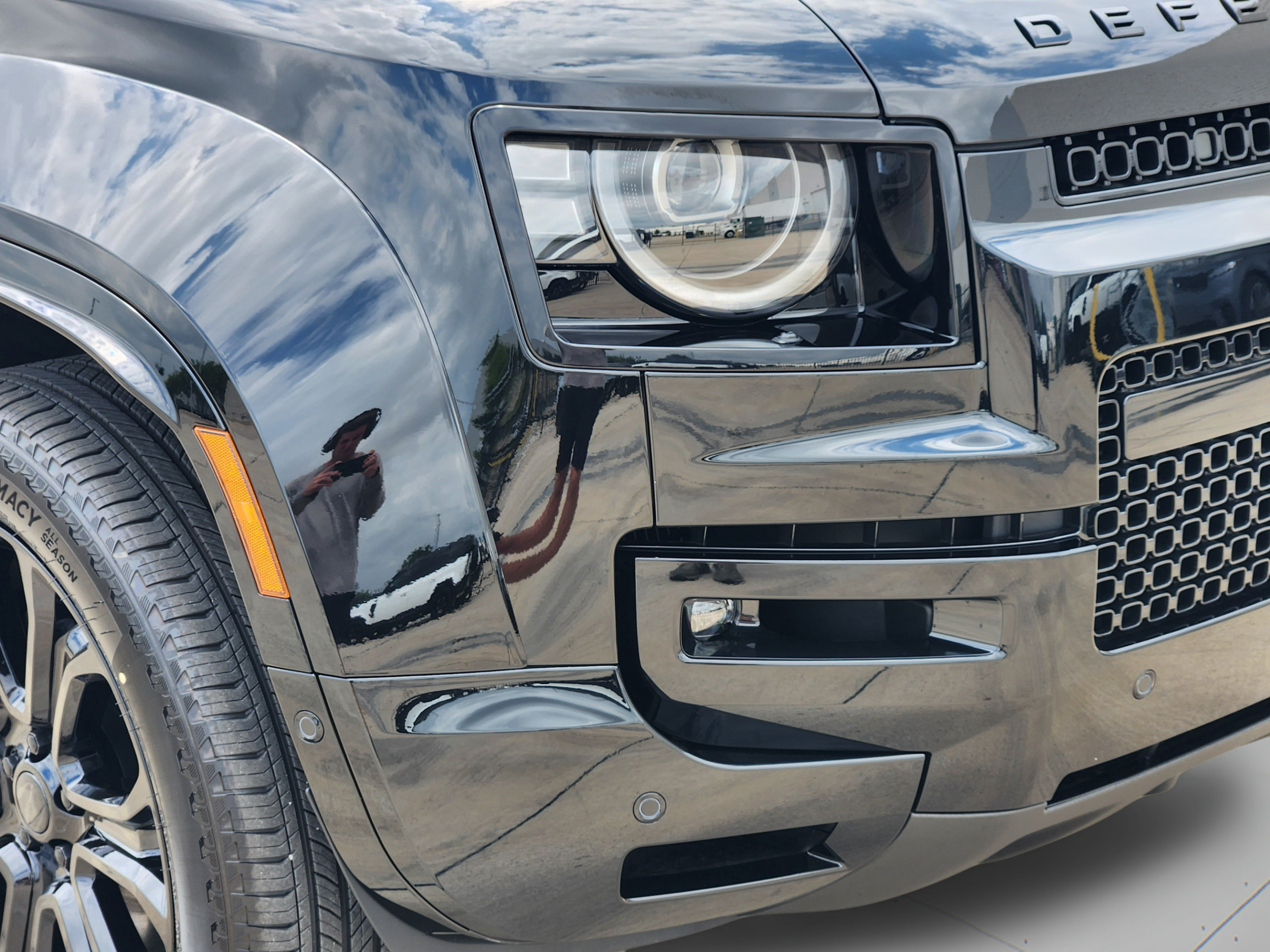 New 2026 Land Rover Defender 110 OCTA AWD/4WD image 29