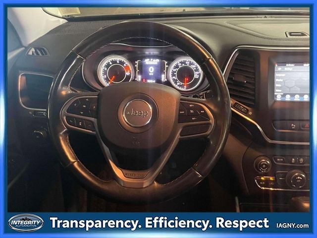 Used 2021 Jeep Cherokee Latitude Plus AWD/4WD image 15