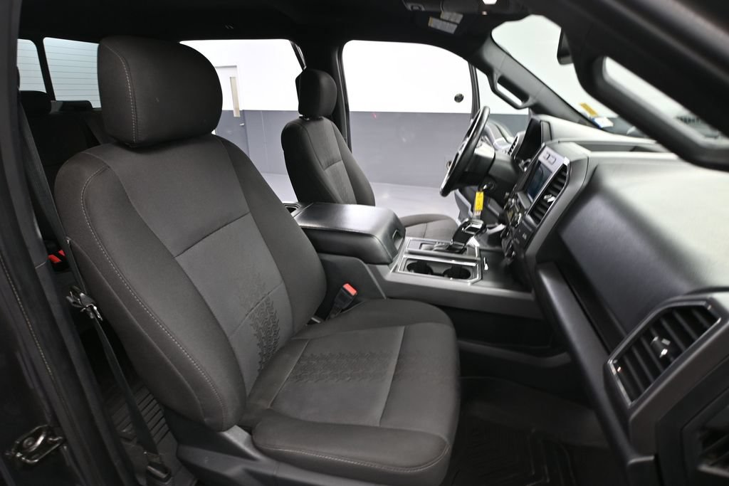 Used 2019 Ford F150 XLT w/ Equipment Group 302A Luxury AWD/4WD image 40