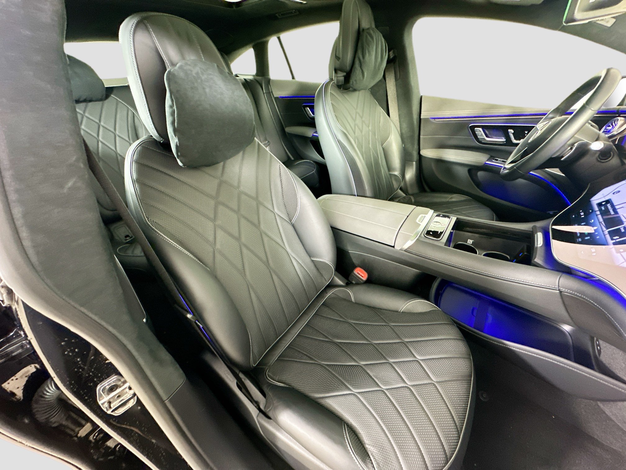 Certified 2023 Mercedes-Benz EQS 580 4MATIC Sedan w/ Exclusive Trim Package image 36