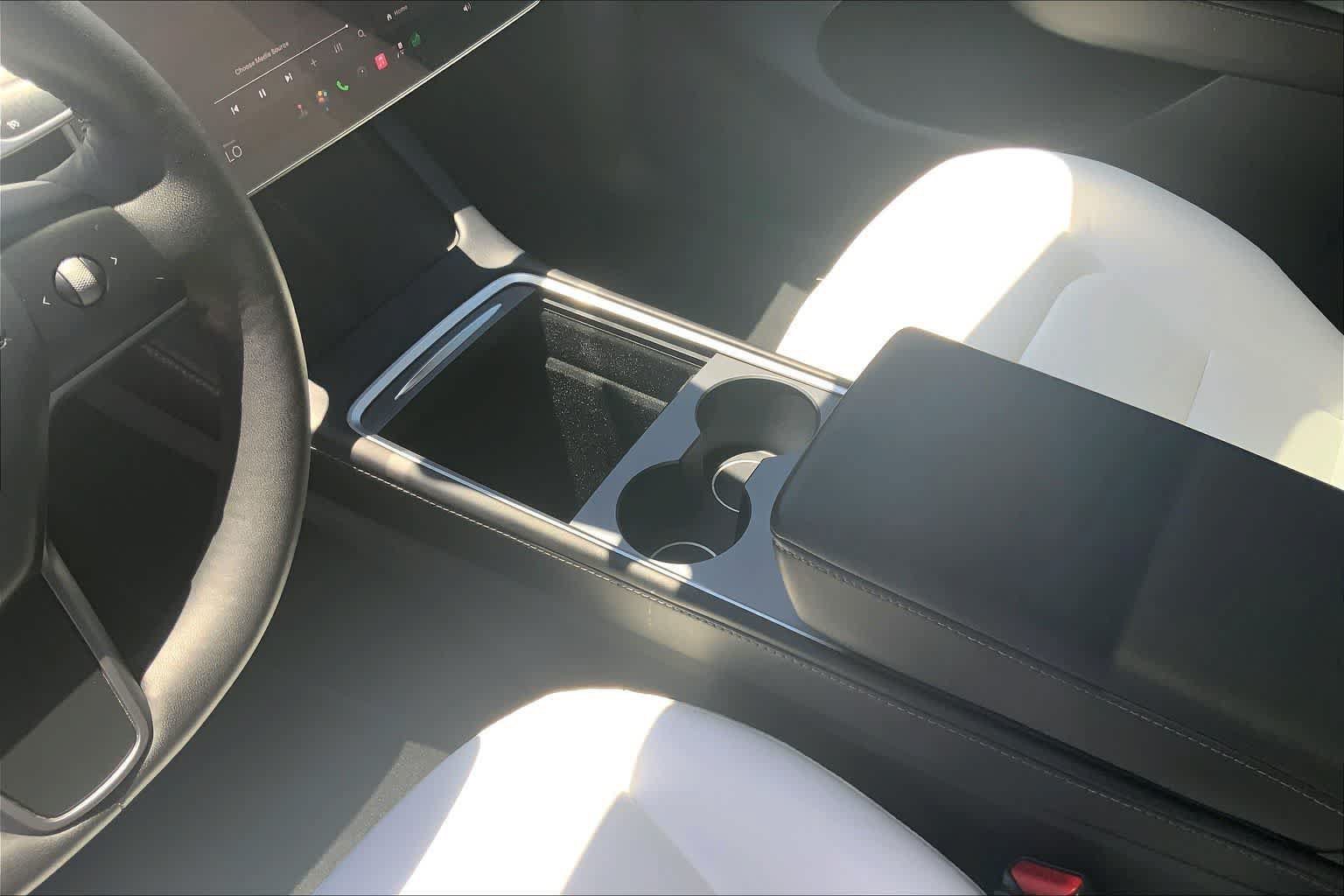 Used 2022 Tesla Model Y Performance AWD/4WD image 16