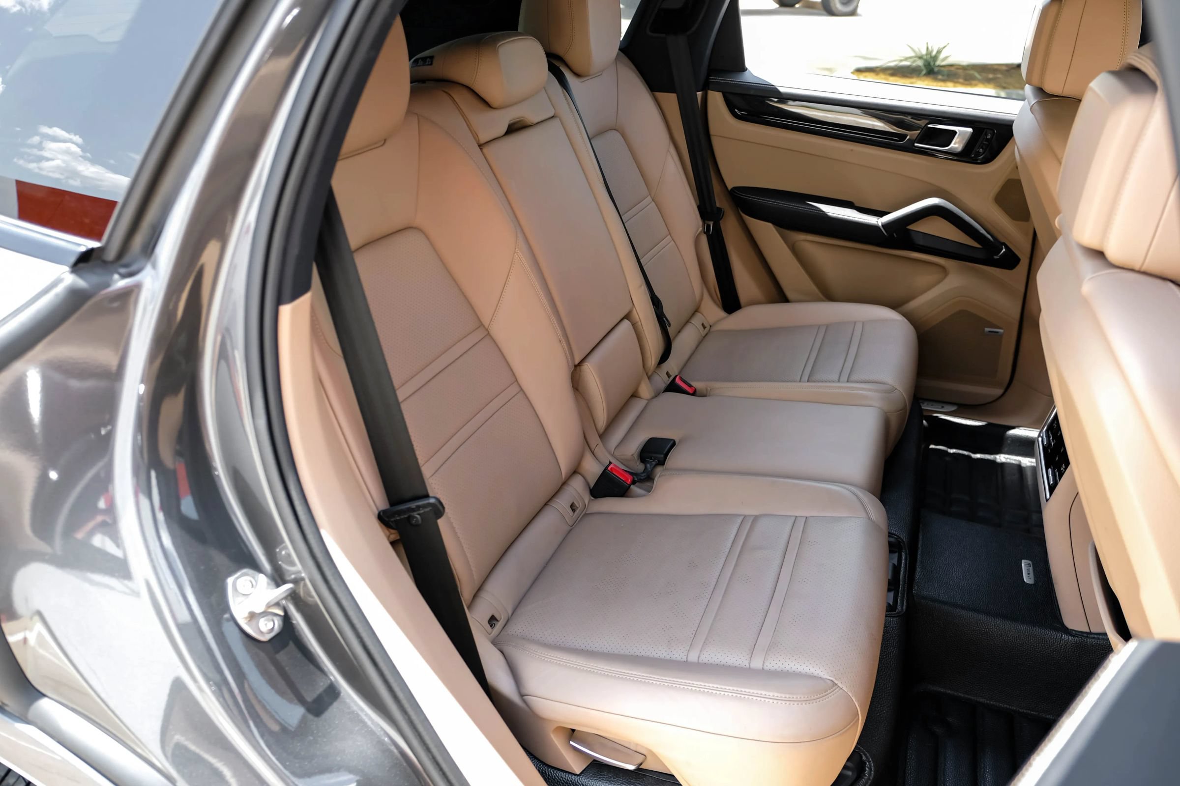 Used 2021 Porsche Cayenne S AWD/4WD image 34