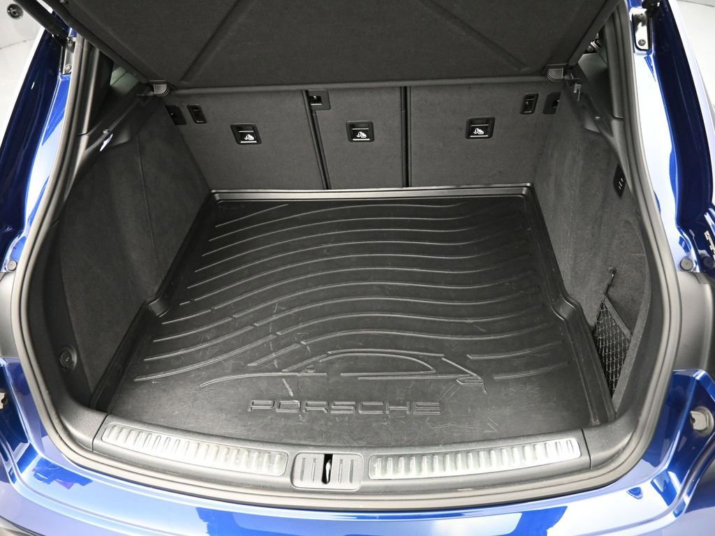 Certified 2023 Porsche Macan S image 33