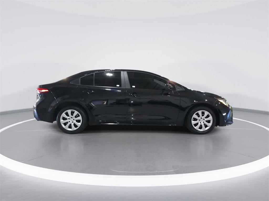 Used 2024 Toyota Corolla LE image 9