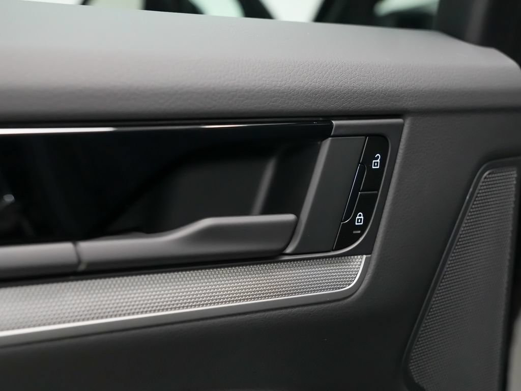 New 2026 Porsche Cayenne AWD/4WD image 15
