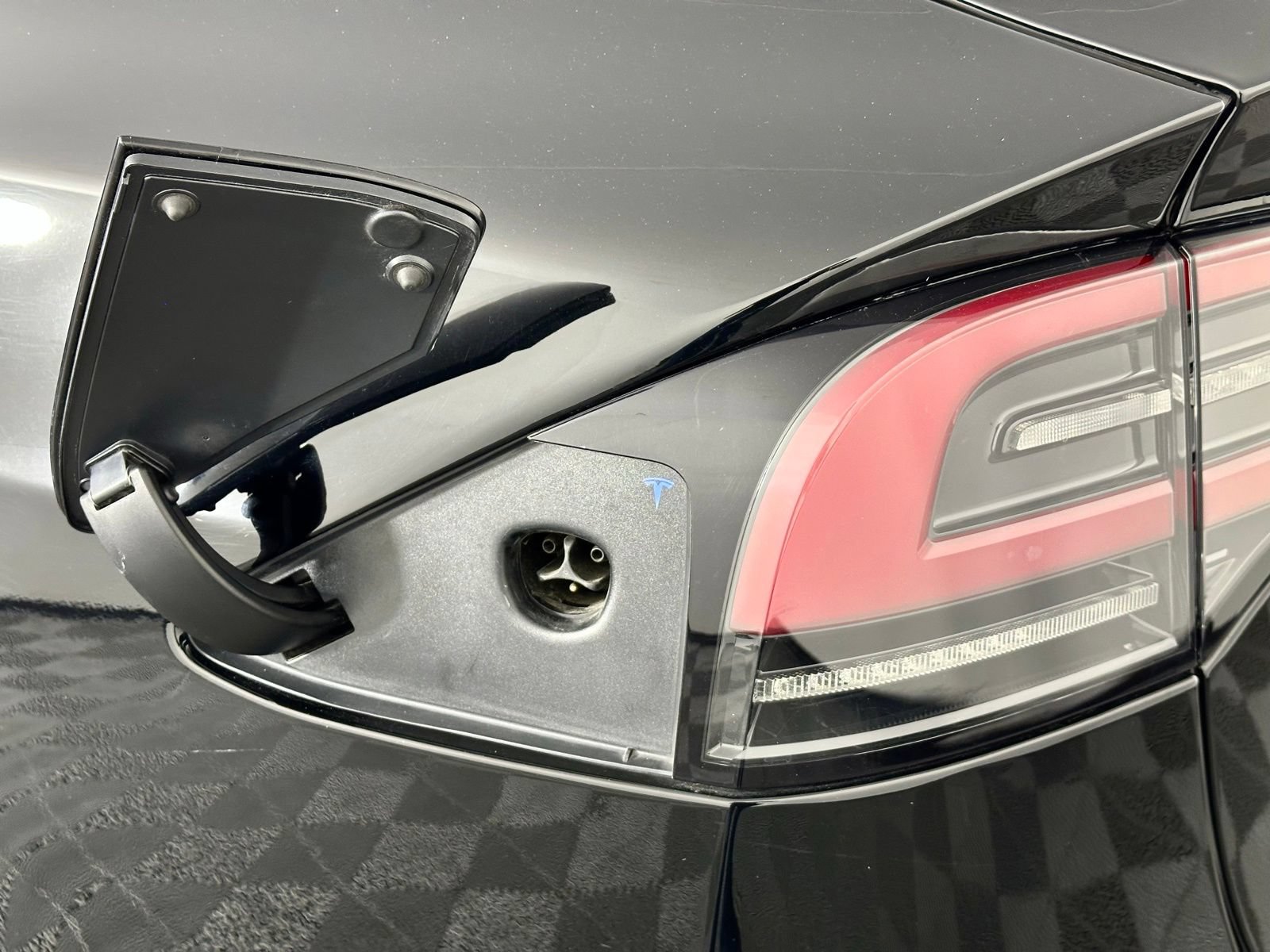 Used 2023 Tesla Model X AWD/4WD image 13