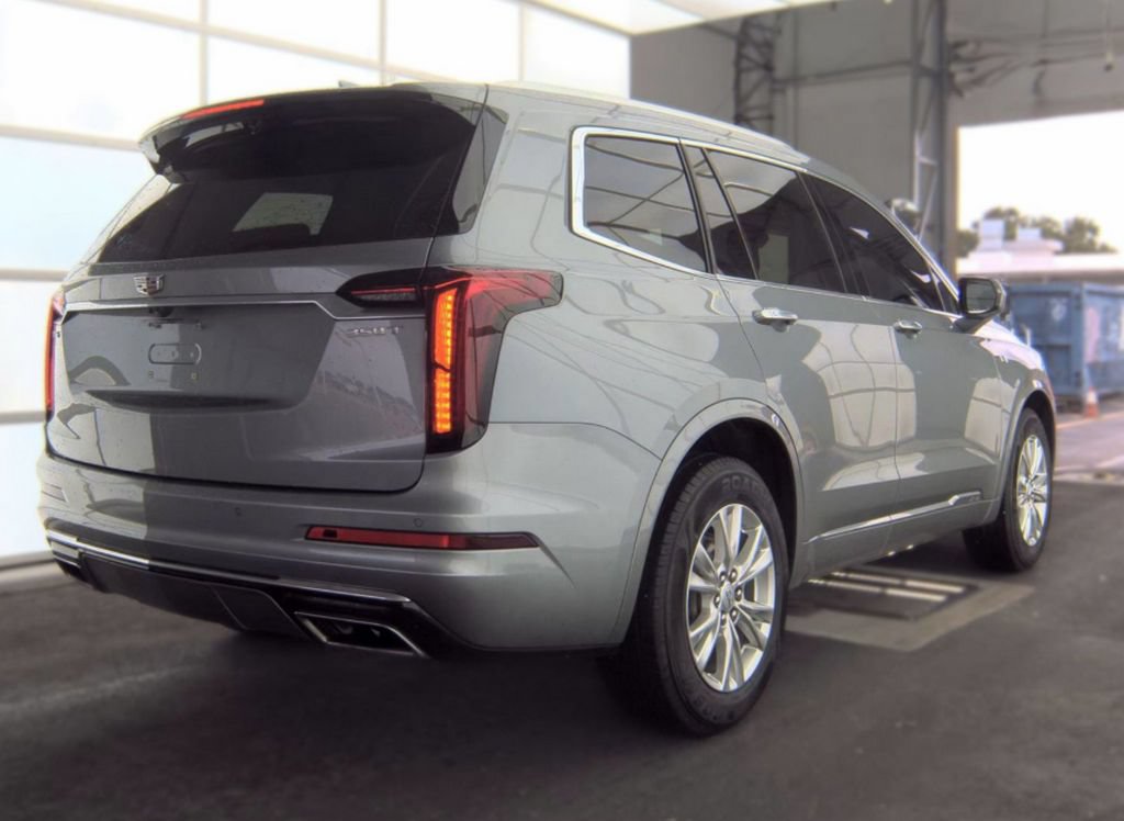 Used 2024 Cadillac XT6 Luxury FWD image 4