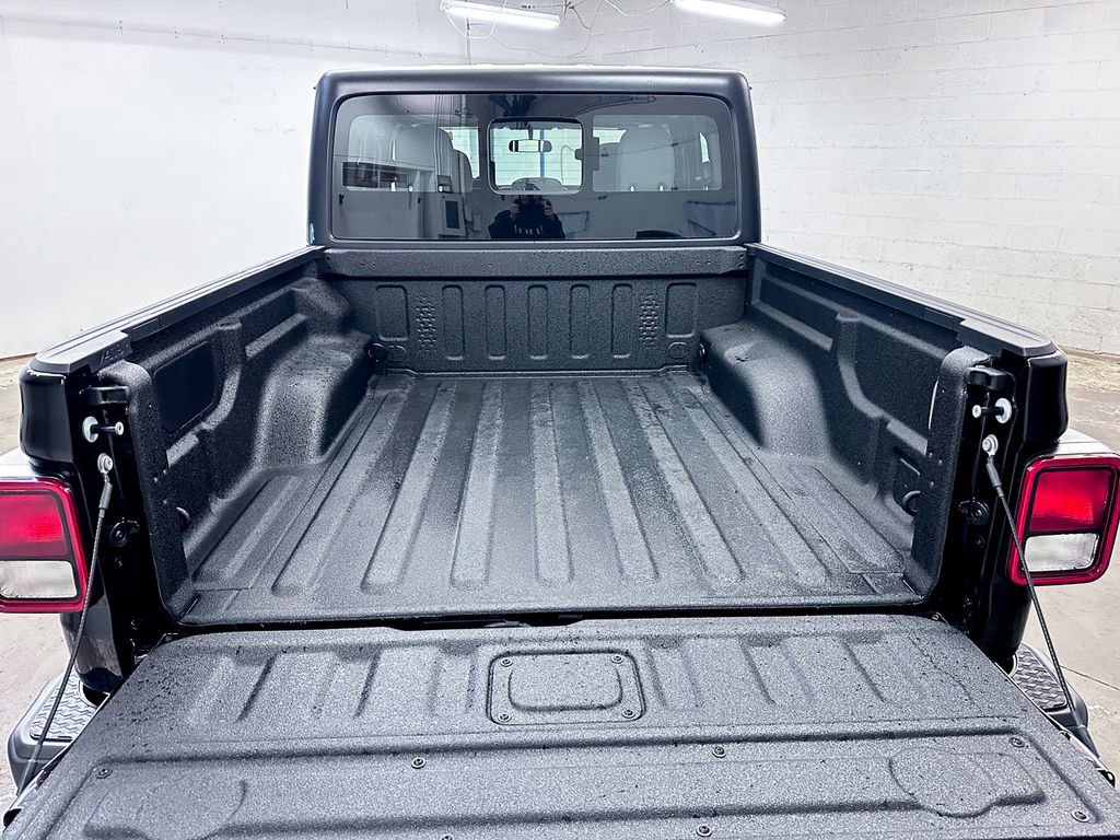 New 2026 Jeep Gladiator Sport image 13