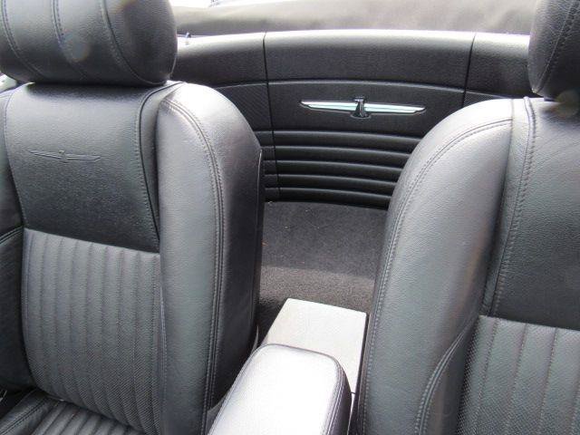 Used 2005 Ford Thunderbird RWD image 20