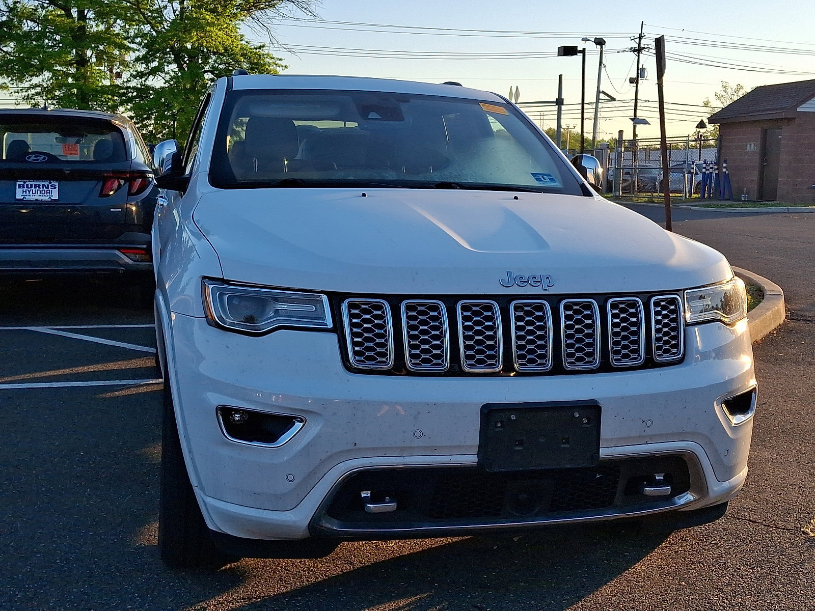 Used 2019 Jeep Grand Cherokee Overland AWD/4WD image 4