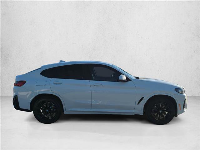 Certified 2025 BMW X4 xDrive30i w/ Premium Package AWD/4WD image 4