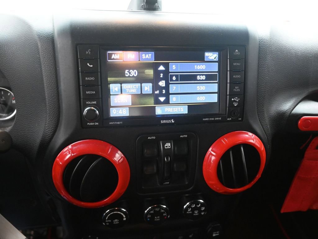 Used 2018 Jeep Wrangler Unlimited Rubicon AWD/4WD image 3