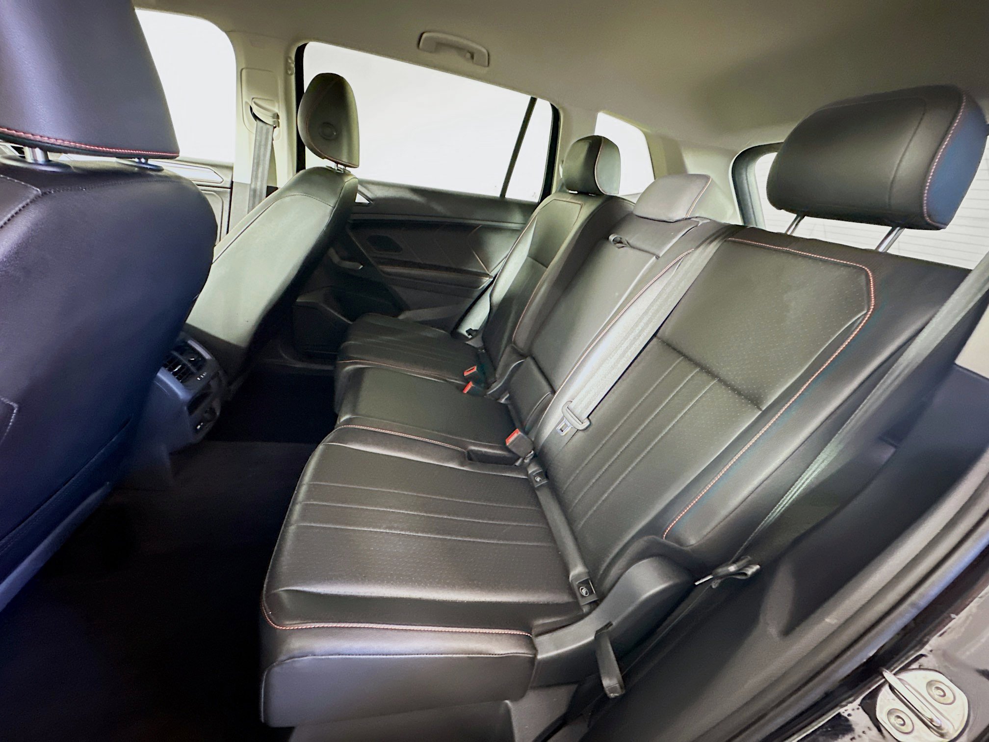 Used 2024 Volkswagen Tiguan Wolfsburg Edition image 25