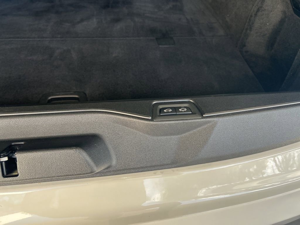 Used 2025 BMW X5 xDrive50e image 42