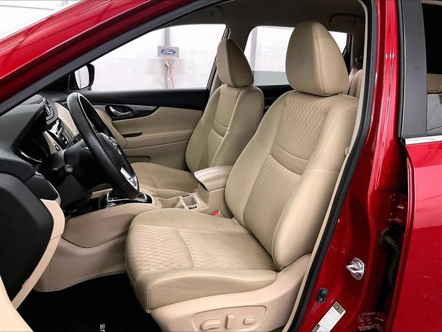 Used 2017 Nissan Rogue SV AWD/4WD image 24