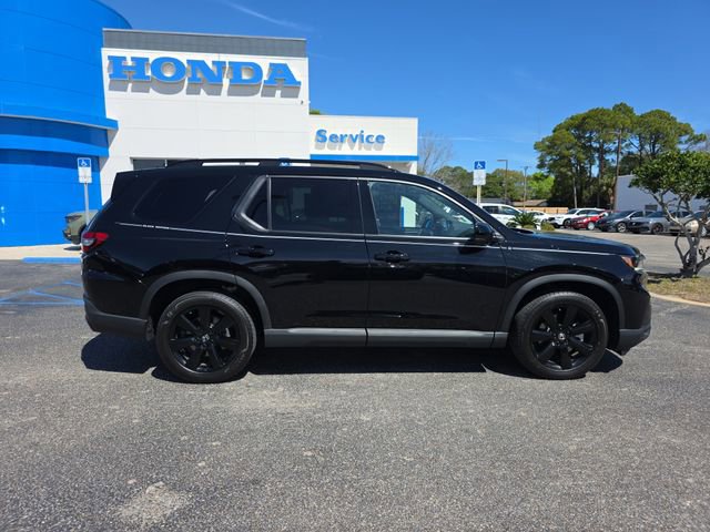 Certified 2025 Honda Pilot Black Edition image 4