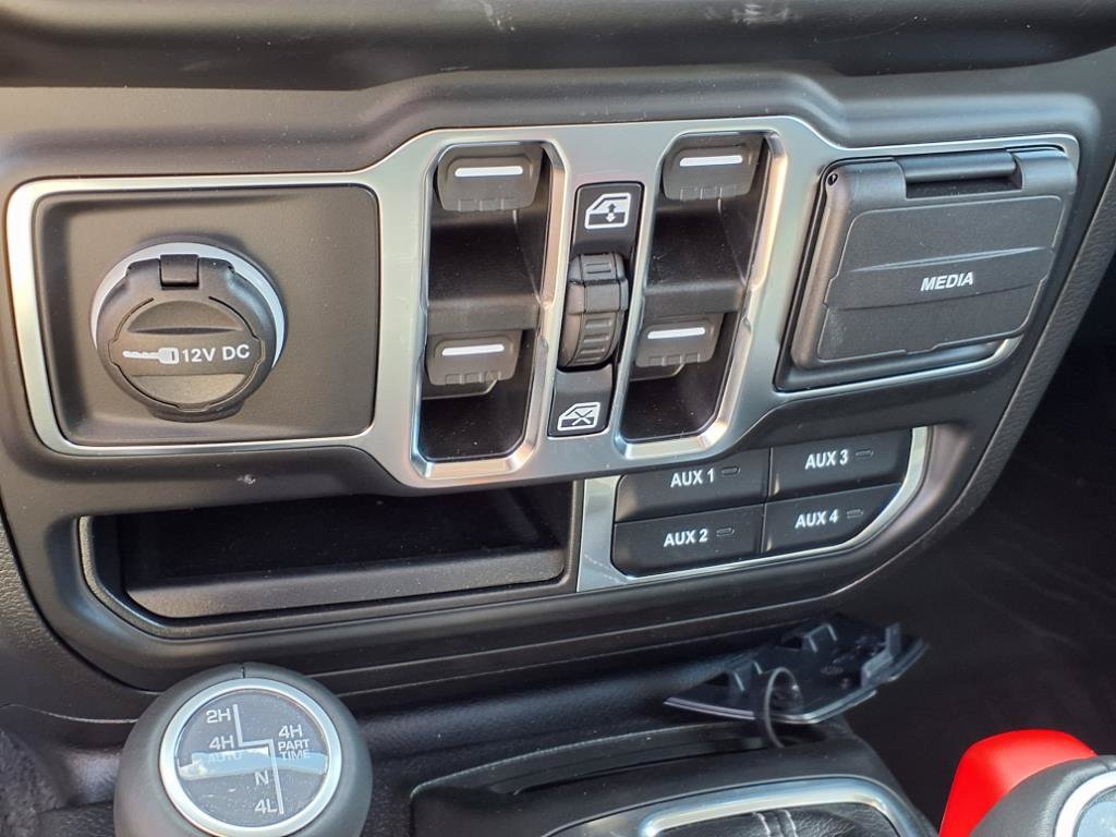 New 2023 Jeep Wrangler Unlimited Sahara w/ Cold Weather Group AWD/4WD image 9