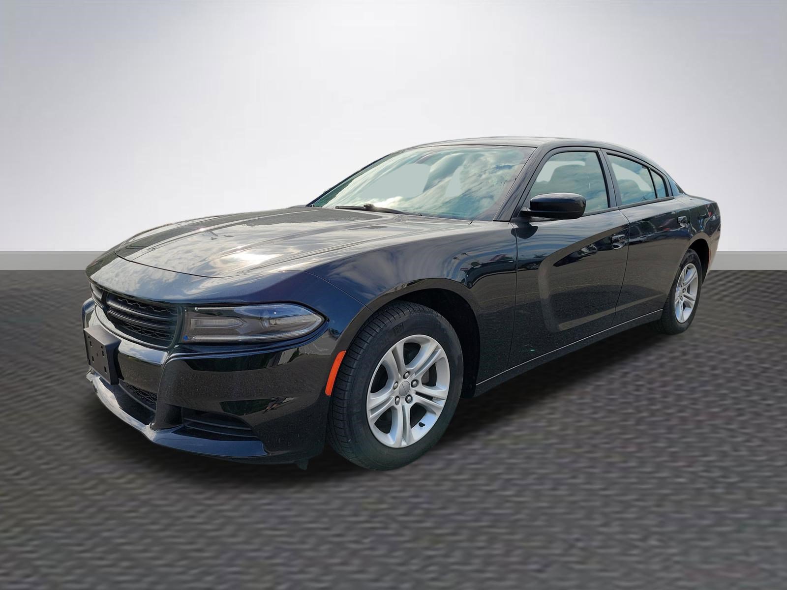 Used 2019 Dodge Charger SXT RWD image 3