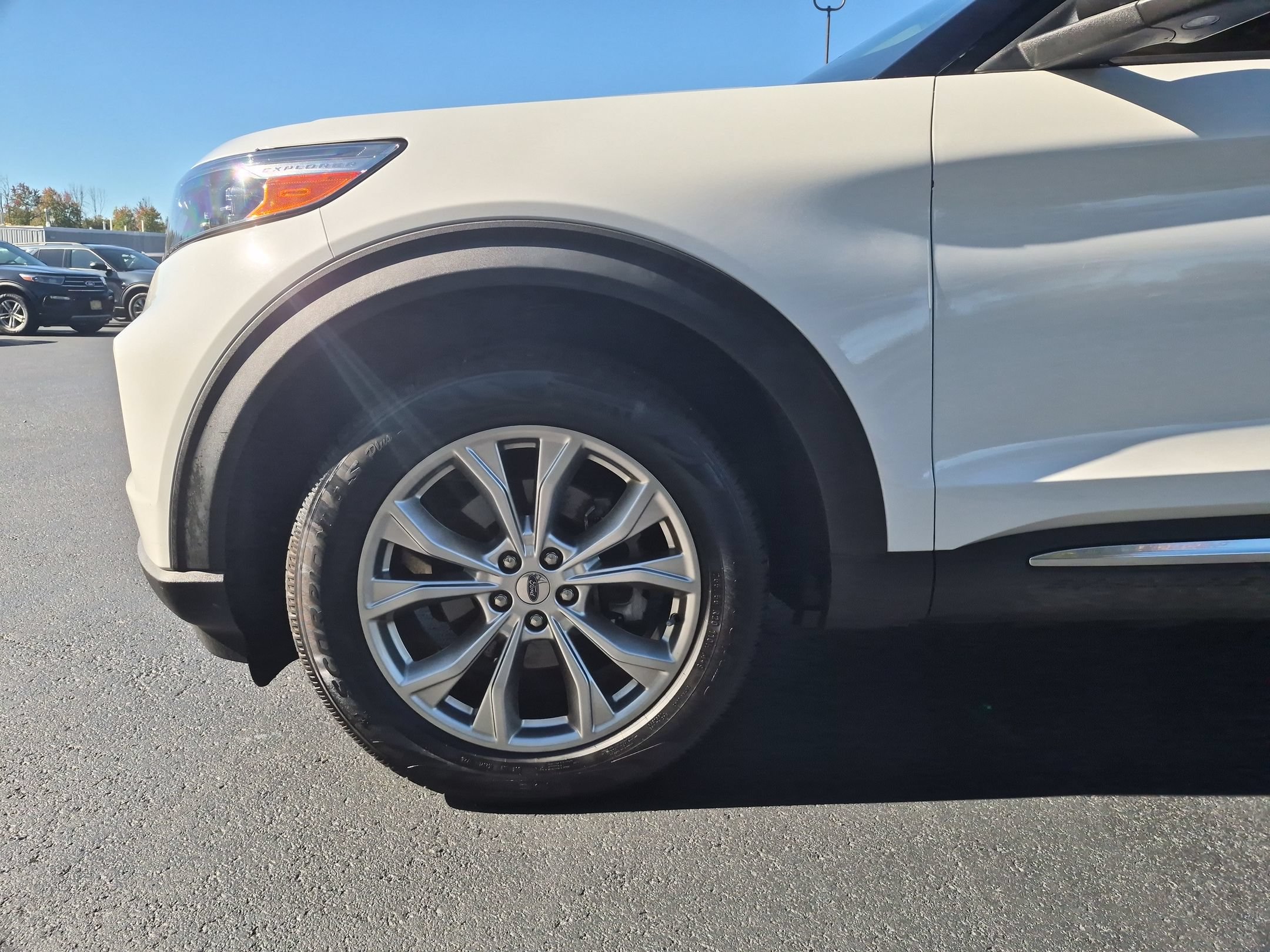 Used 2021 Ford Explorer XLT w/ Equipment Group 202A AWD/4WD image 29