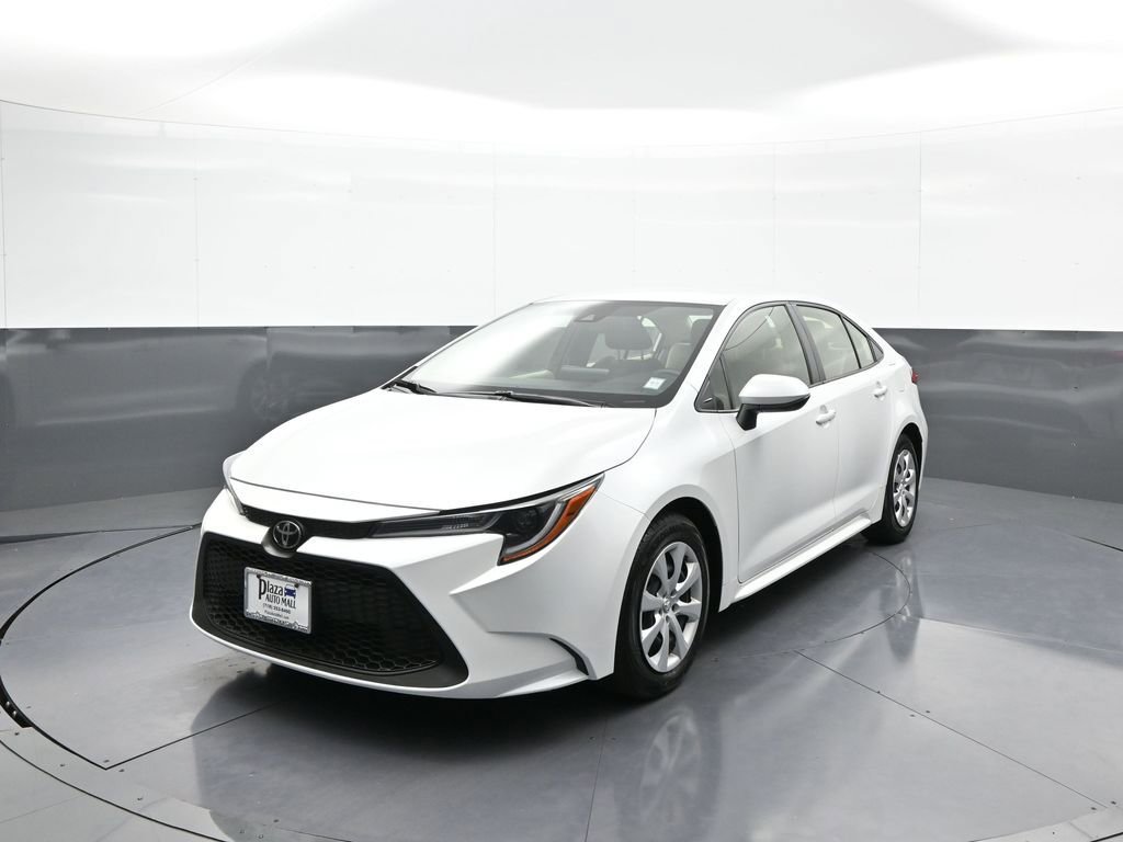 Certified 2022 Toyota Corolla LE FWD image 1