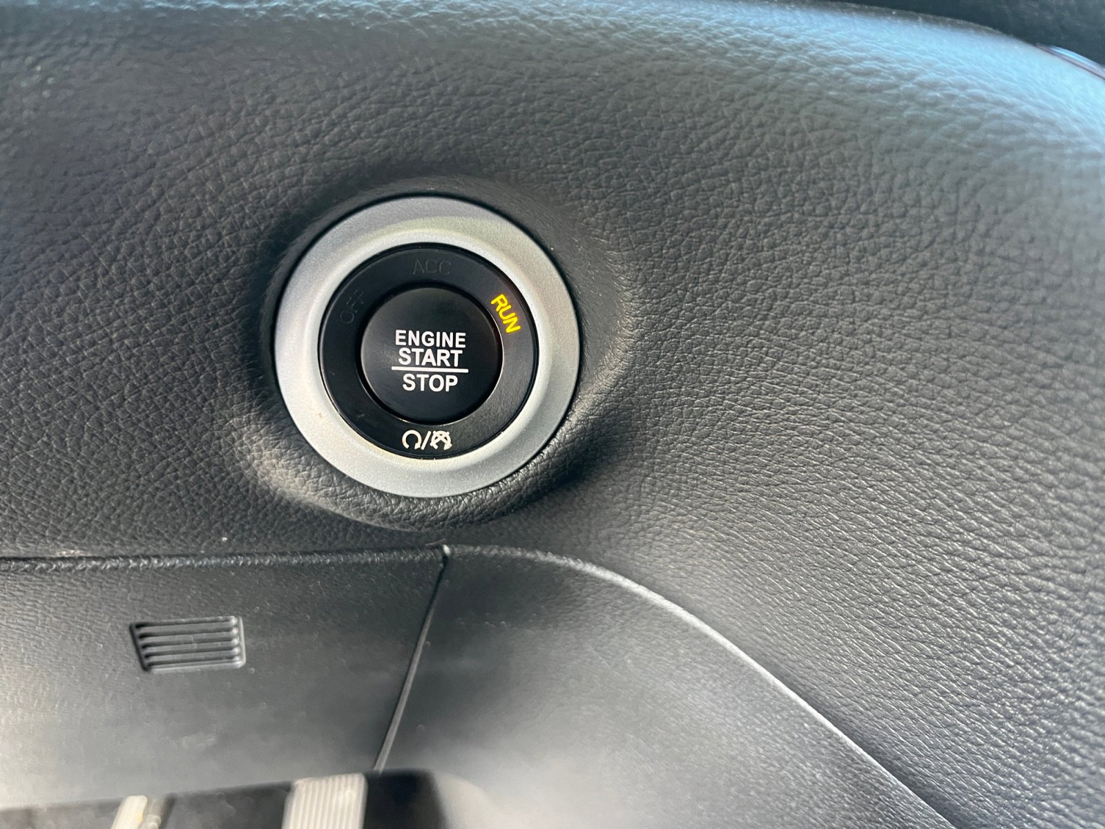 Used 2023 Chrysler Pacifica Touring-L w/ S Appearance Package image 29