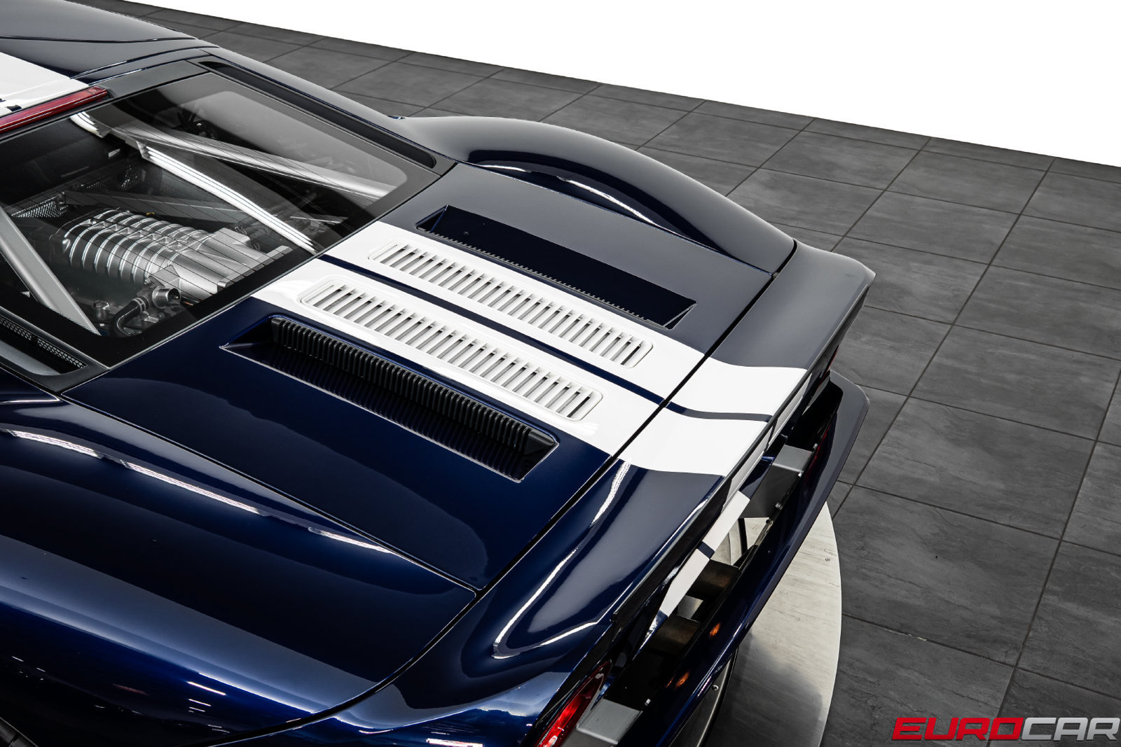 Used 2005 Ford GT RWD image 22