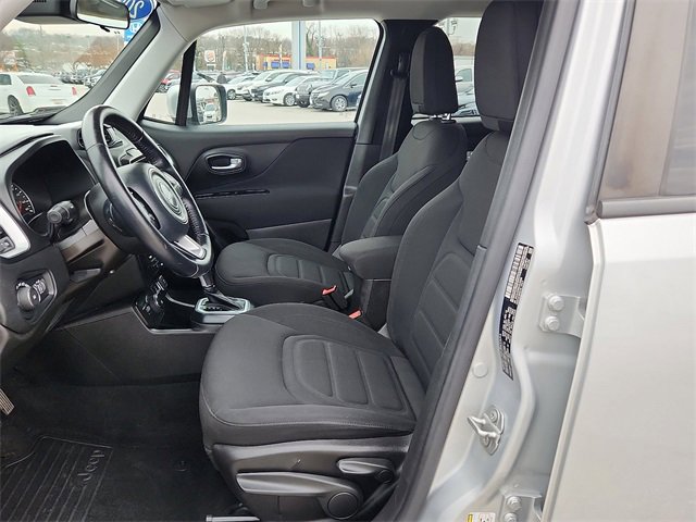 Used 2020 Jeep Renegade Latitude w/ Cold Weather Group image 8