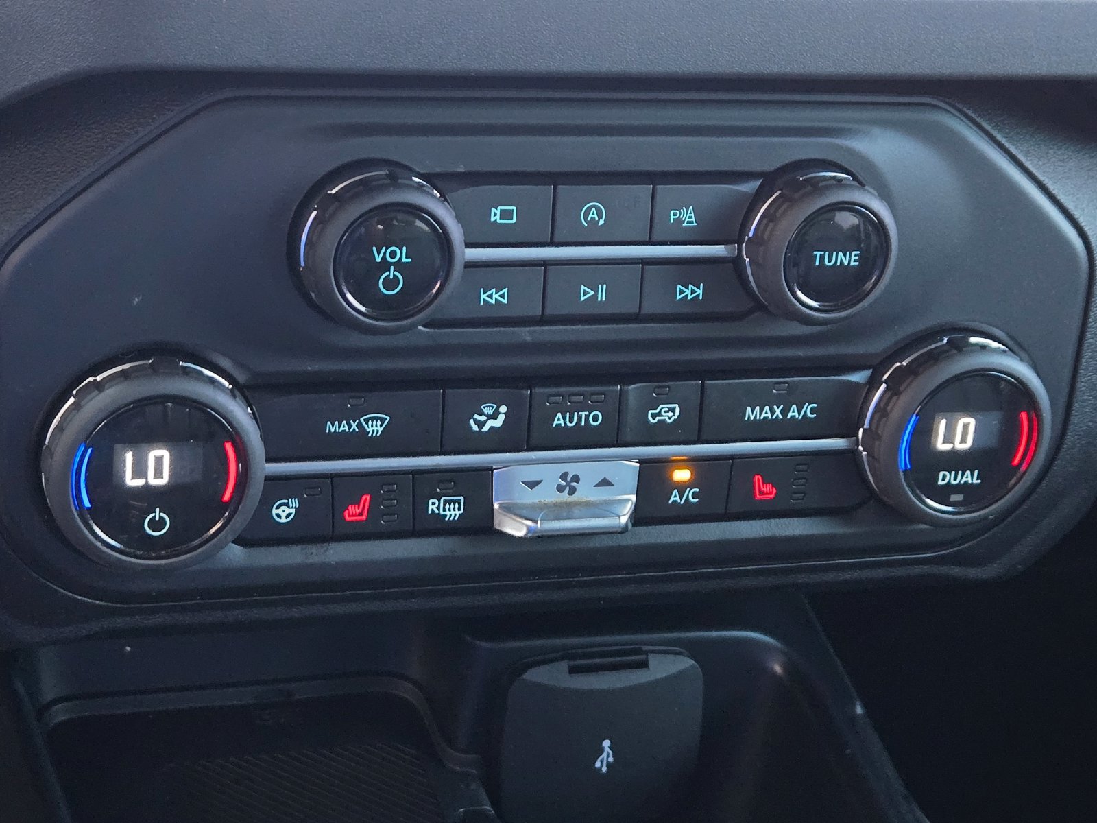 Used 2025 Ford Bronco Outer Banks AWD/4WD image 18