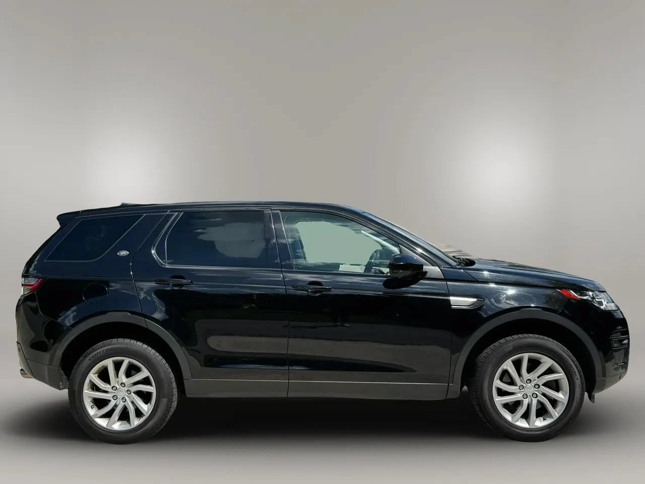 Used 2017 Land Rover Discovery Sport HSE AWD/4WD image 5