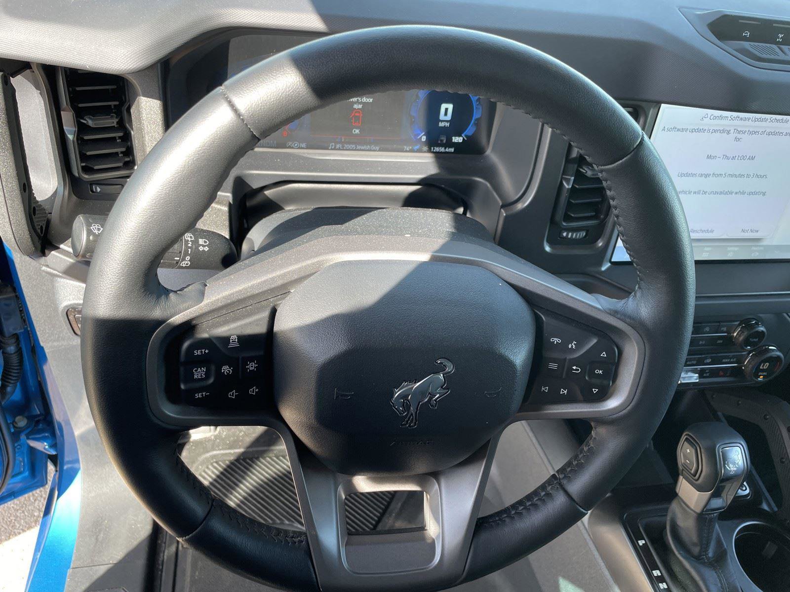 Used 2025 Ford Bronco Badlands image 12