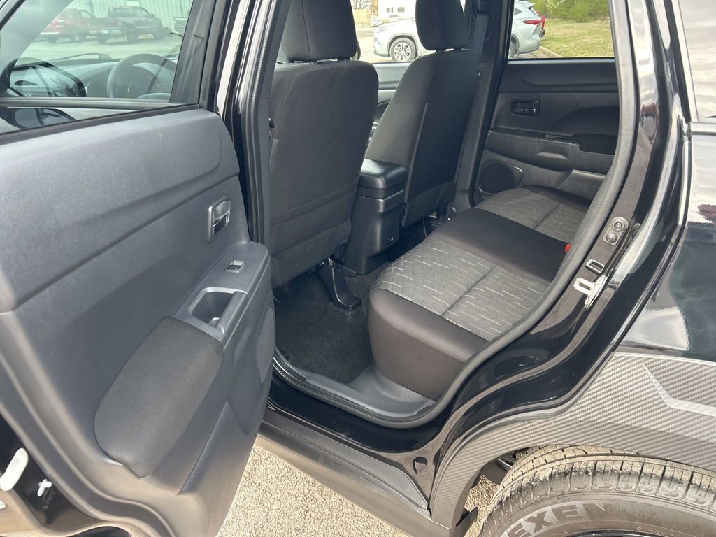 Used 2025 Mitsubishi Outlander Sport SE image 28