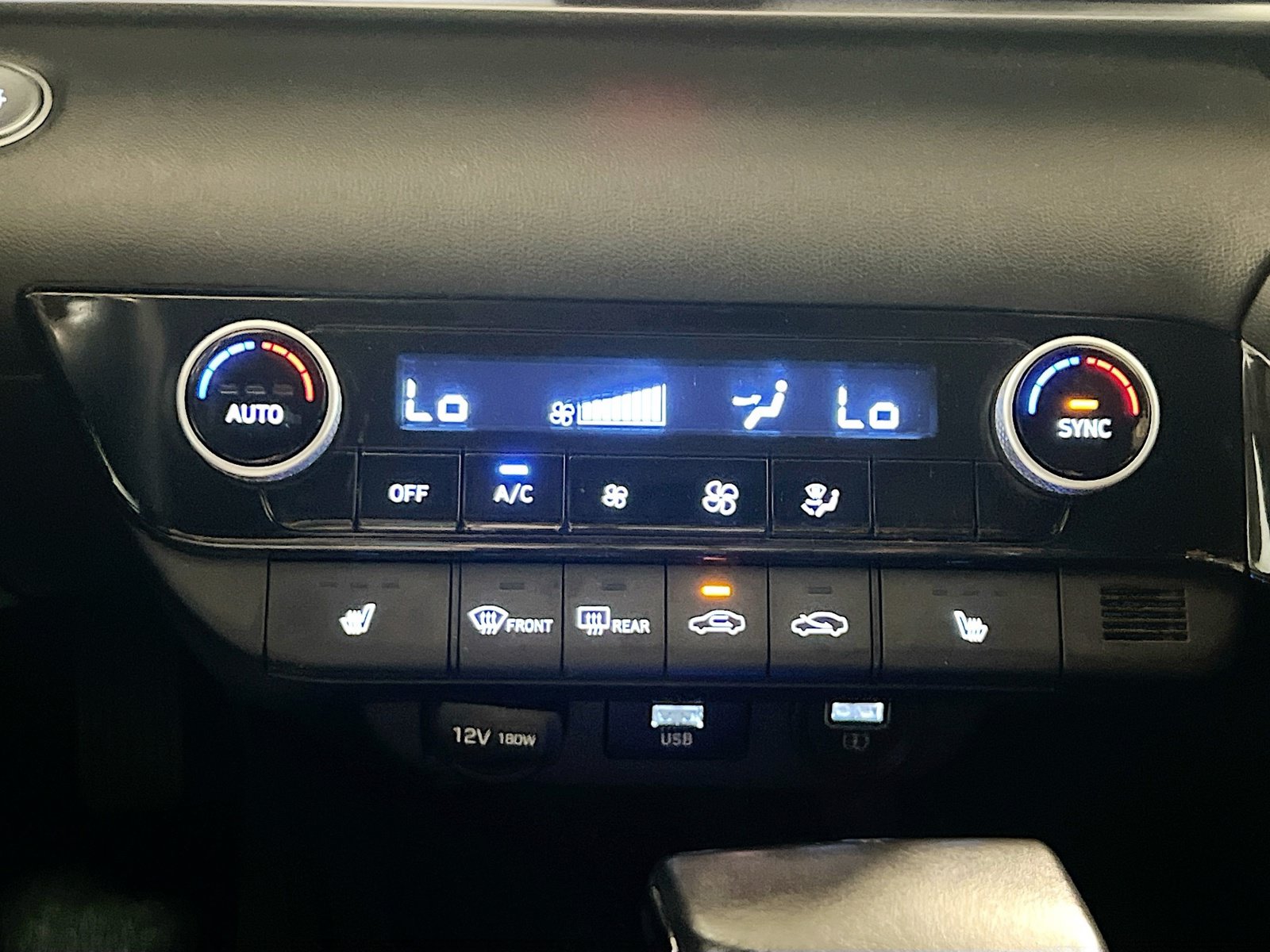 Used 2021 Hyundai Elantra SEL w/ Convenience Package FWD image 11
