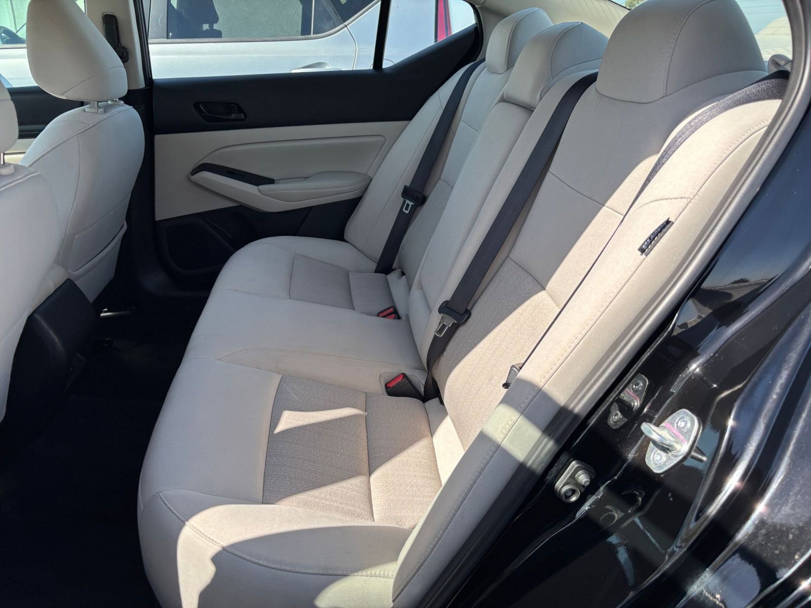 Used 2025 Nissan Altima 2.5 SV image 24