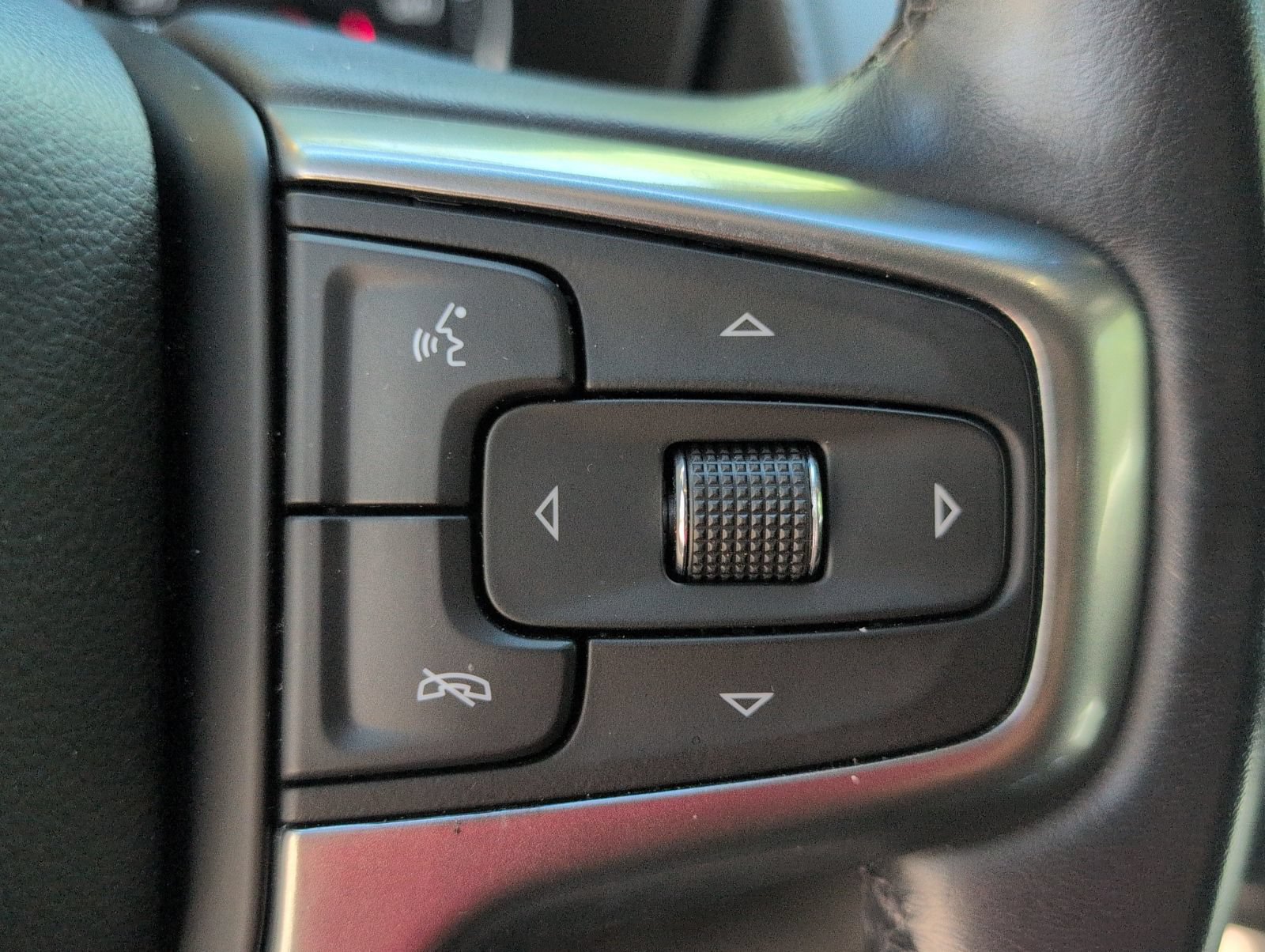 Used 2021 Chevrolet Tahoe Z71 w/ Rear Media and Nav Package AWD/4WD image 18