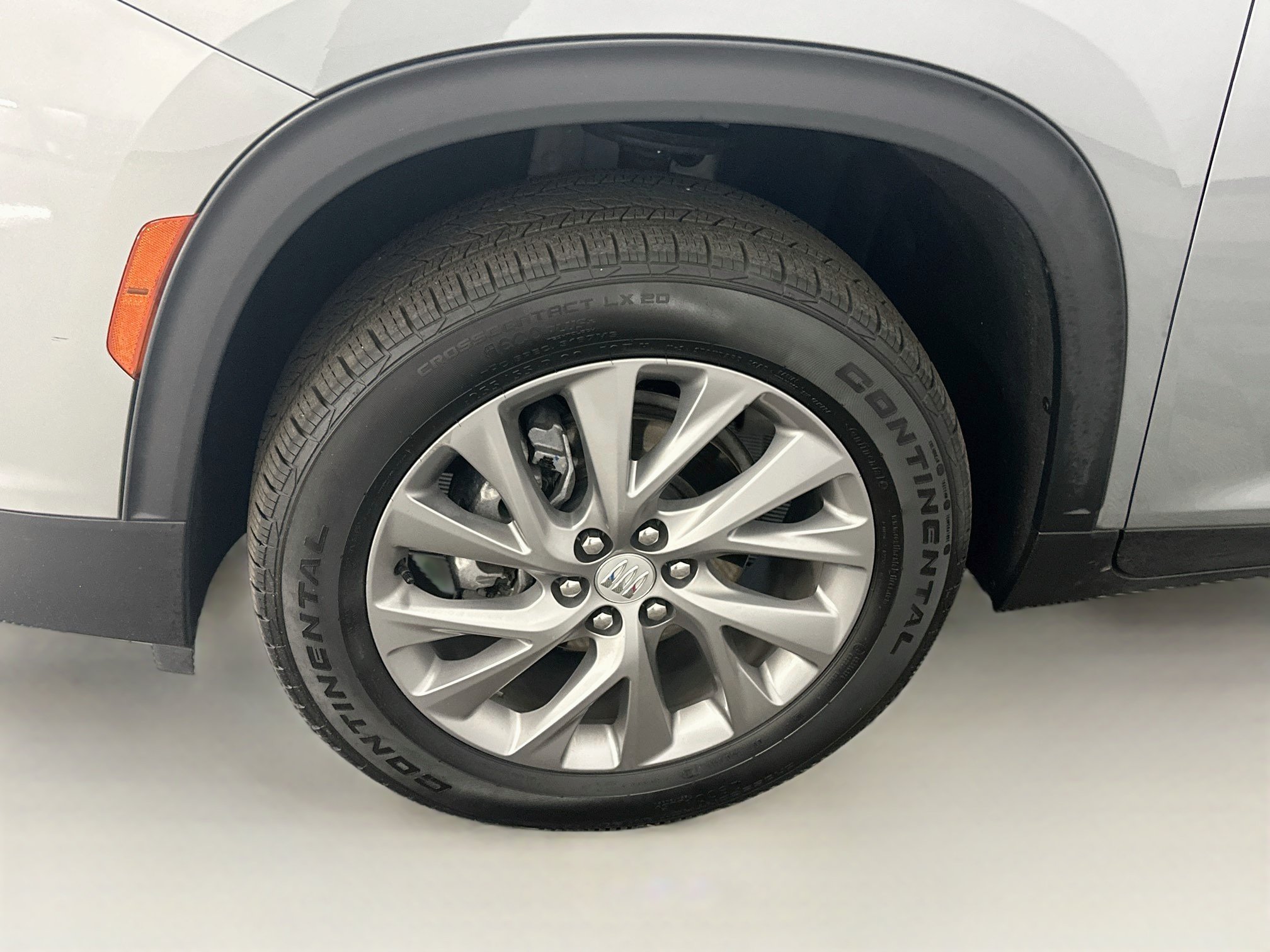 Used 2025 Buick Enclave Preferred AWD/4WD image 11
