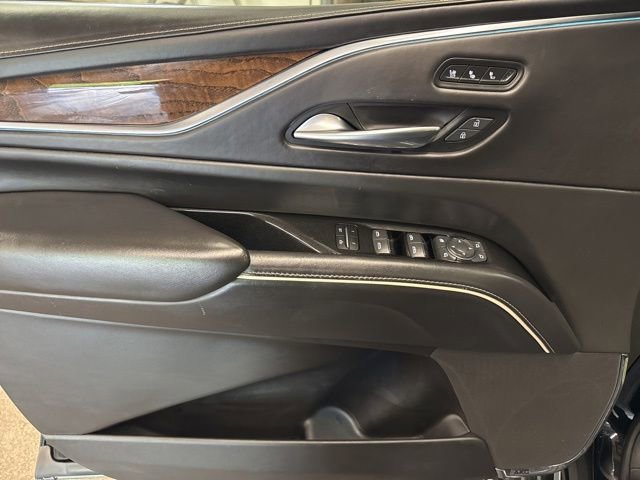 Used 2022 Cadillac Escalade ESV Sport Platinum w/ LPO, ONYX Package AWD/4WD image 10
