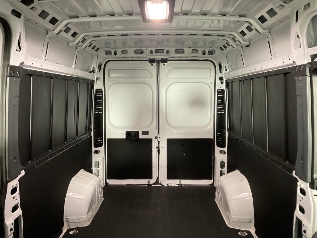 Used 2025 RAM ProMaster 2500 w/ Convenience Group FWD image 17